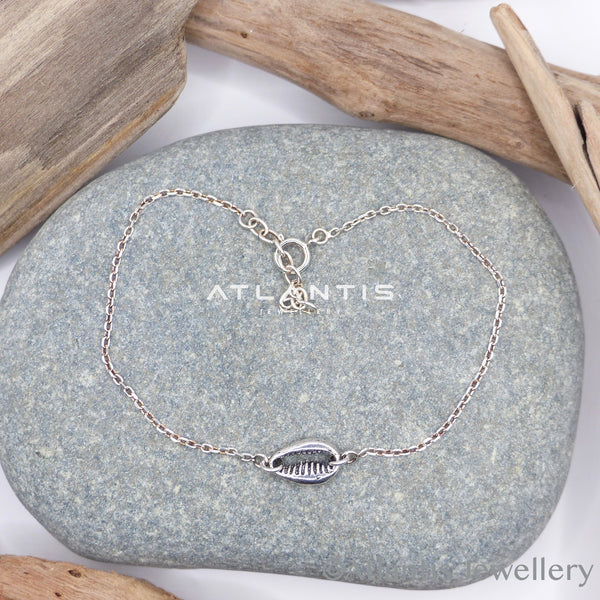 Cowrie Shell Bracelet with Single Shell with Oxidized Detailing