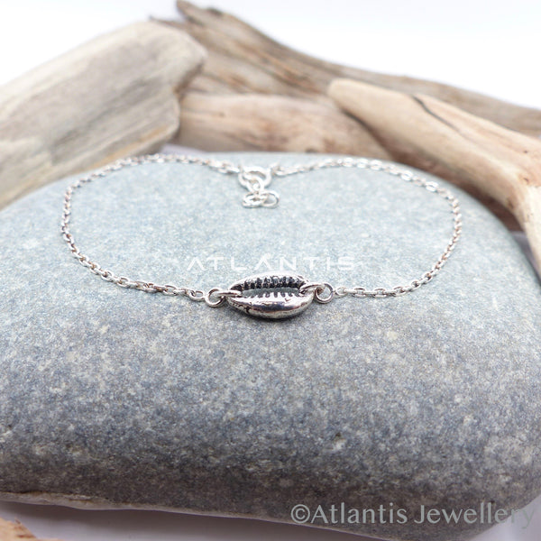 Cowrie Shell Bracelet with Single Shell with Oxidized Detailing